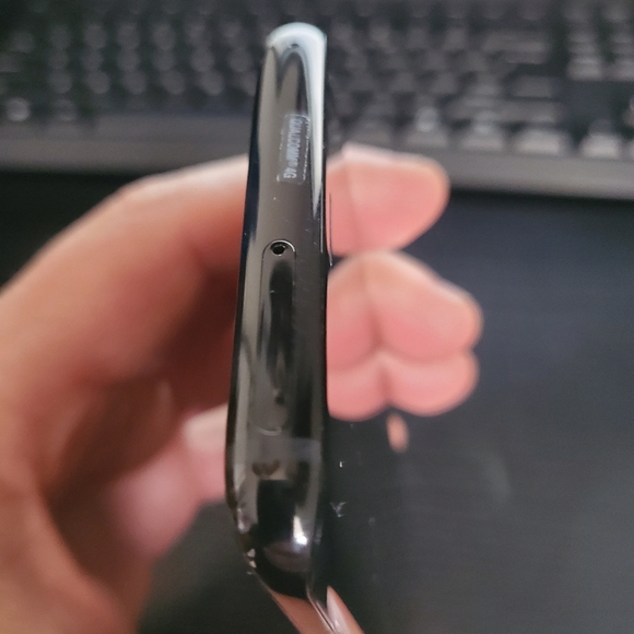 Unlocked Samsung Galaxy s8 64GB Black - Picture 7 of 8